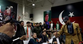Ind candidates backed by Imran take lead in Pak poll