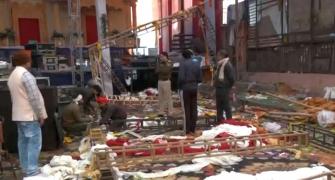 1 dead, 17 hurt as stage collapses at Delhi temple