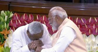 Nitish brought shame when he touched Modi's feet: PK
