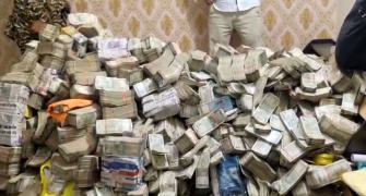 Huge cash found in raid on Jh'khand Min's secy's aide