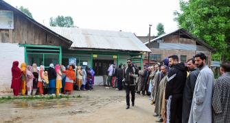 Azad, Mufti differ over Srinagar turnout, here's why