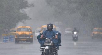 Rain lashes parts of Bengal as cyclone 'Dana' nears