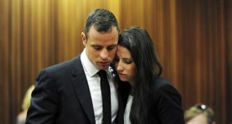 'Pistorius' girlfriend Steenkamp was first shot in hip'