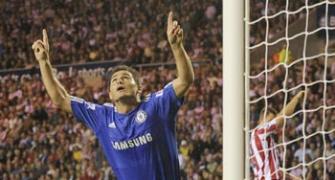 Lampard ties Greaves total as Chelsea win again