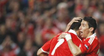 Europa League: Benfica beat 10-man Liverpool