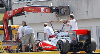 F1 leader Hamilton retires from Hungarian GP