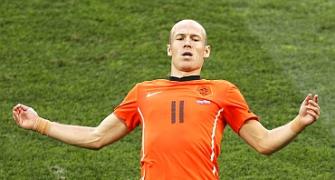 Angry Bayern blame Dutch as Robben injured