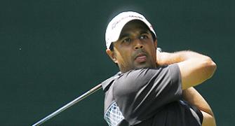 Atwal shares lead with Snedeker in Greensboro