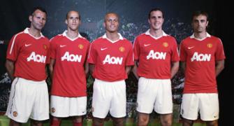 First Look: New Manchester United jersey seeing record demand