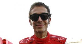 Rossi breaks shin bone, out for 2 months