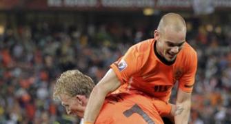 Dutch beat Slovakia to reach last eight