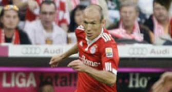 Bayern Munich's Robben handed two-game ban, fined