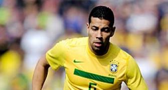 Arsenal snap up Brazilian Santos from Fenerbahce