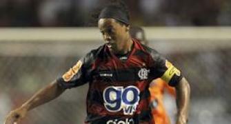 Ronaldinho makes winning Flamengo debut