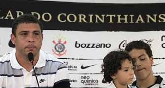 Brazilian striker Ronaldo announces retirement