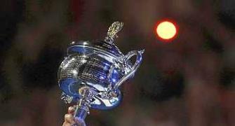 Clijsters rallies past Li to win Australian Open