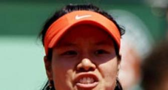 Li, Schiavone to clash in French Open final