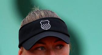 Tears and tantrums good for Zvonareva's game