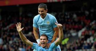 Man City pump up the volume with 6-1 rout at United
