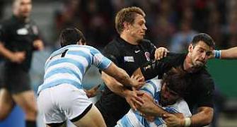 Rugby WC: England win brutal Argentina clash