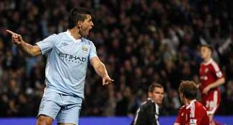 United suffer loss as victorious City cut gap