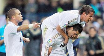 Real restore four-point lead as Ronaldo 'tricks again