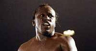 Former world heavyweight champion Dokes dies