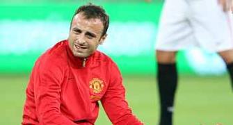 Berbatov joins Fulham on two-year deal