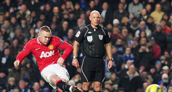 EPL PHOTOS: Rooney on the spot in dramatic United fightback