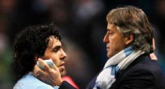 Mancini accepts Tevez apology