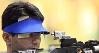 Abhinav Bindra wins gold at Asian shooting