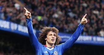 Chelsea boosted as Luiz, Cahill start training