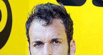 EPL transfer news: Almunia to leave Arsenal