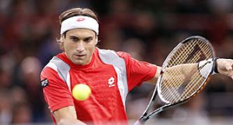 Ferrer clinches first Masters title in Paris