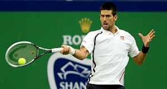 Djokovic reaches Shanghai quarters with ease