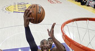 NBA: Weakened Mavericks stun Lakers