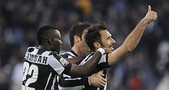 Late Vucinic brace gives Juventus victory