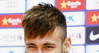 Star-gazing Neymar 'feels complete' at Barca