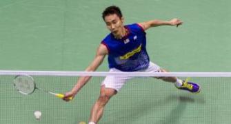 Lee first to use badminton's video line-call review
