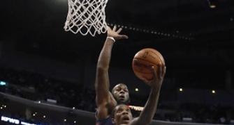 NBA: Clippers beat Knicks in clash of division leaders
