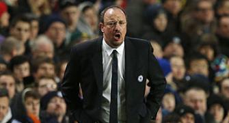 Angry Benitez lashes out at Chelsea board, fans