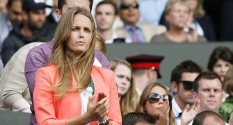 Love inspires Murray, Djokovic to Wimbledon semis