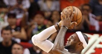 NBA: Miami, without Wade, wins 26th game in a row