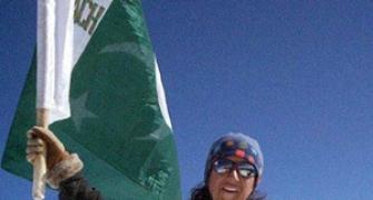 Samina becomes first Pakistani woman to scale Mt Everest