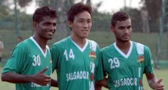 I-League: Salgaocar weather East Bengal fightback to stay atop