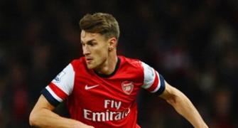 Arsenal beat Liverpool to open gap atop EPL