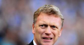 Moyes gives Man Utd players 'hairdyer treatment' after derby loss