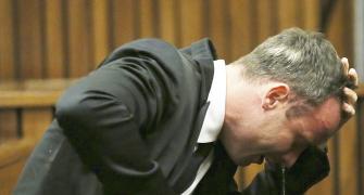 Pistorius retches as he details moments before shooting