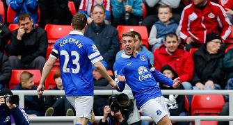 EPL PHOTOS: Everton go fourth; Relegation battle runs close