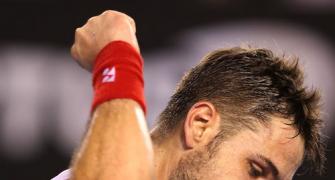 Australian Open: Wawrinka knocks out defending champion Djokovic